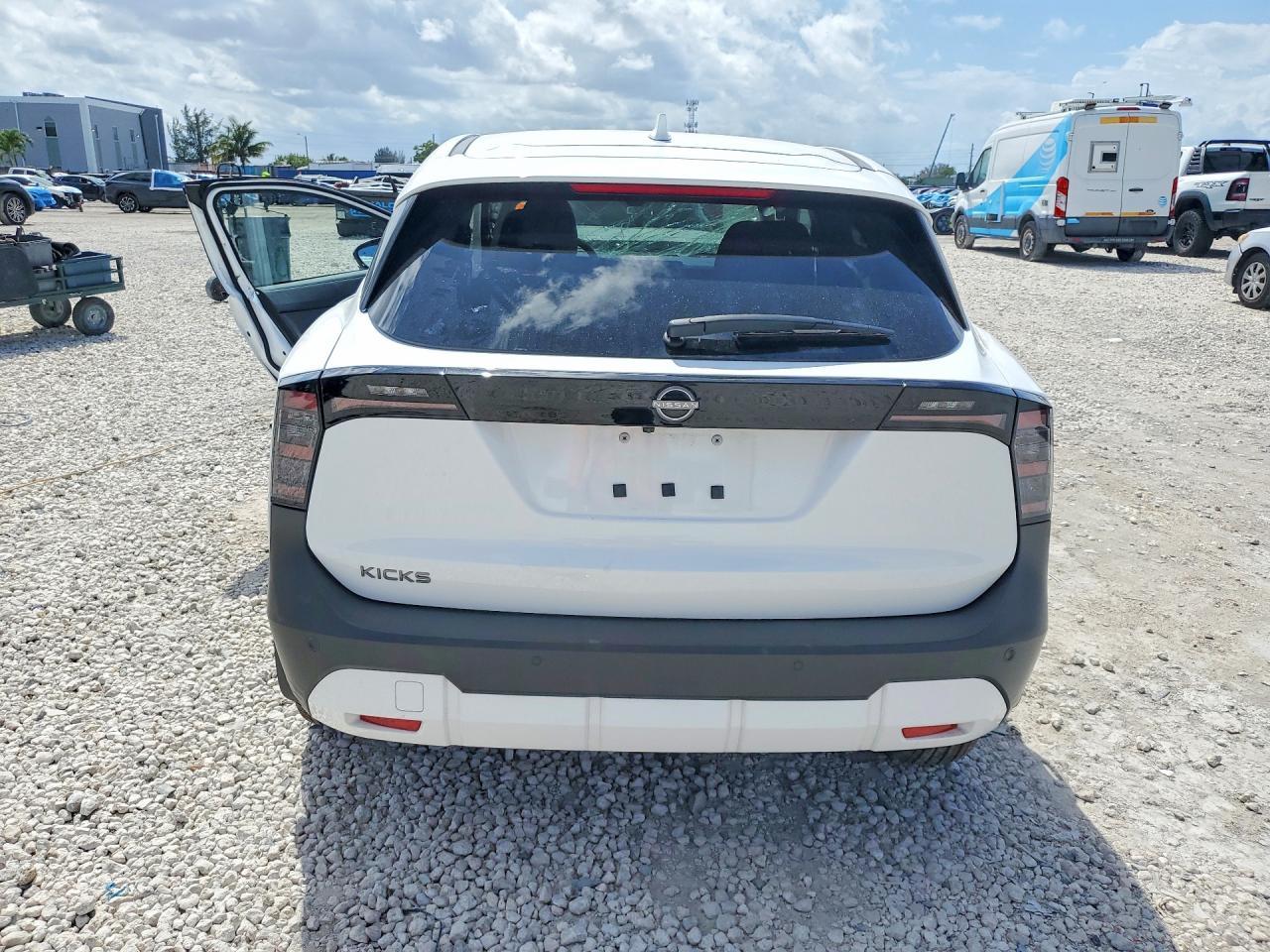 2025 Nissan Kicks Sv - Фото 6