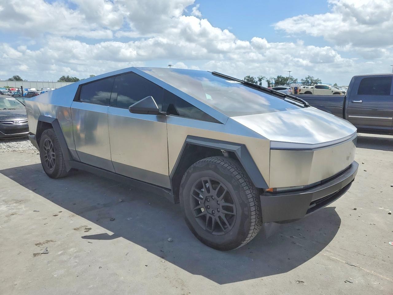 2024 Tesla Cybertruck - Фото 4