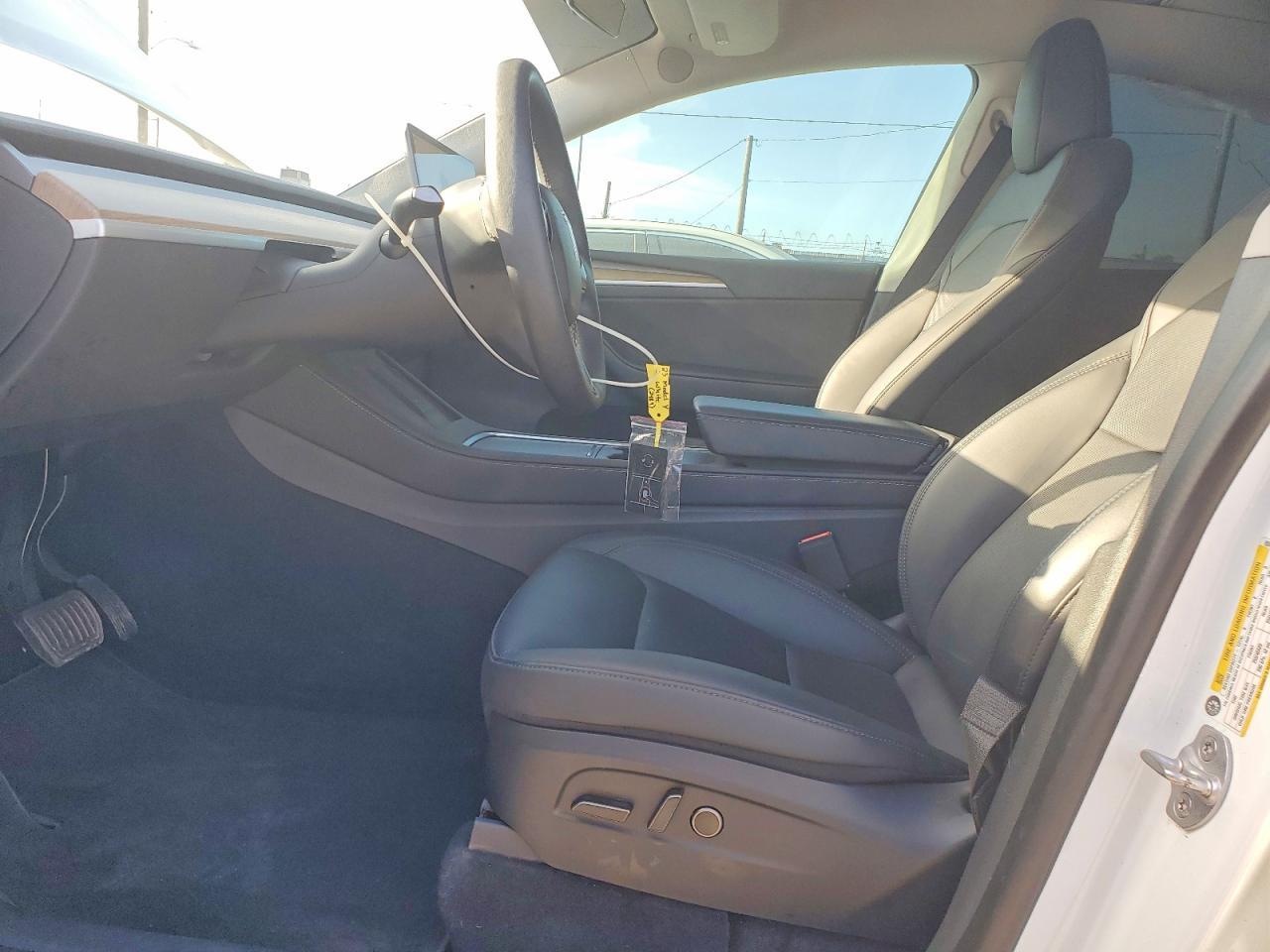 2023 Tesla Model Y - Image 7