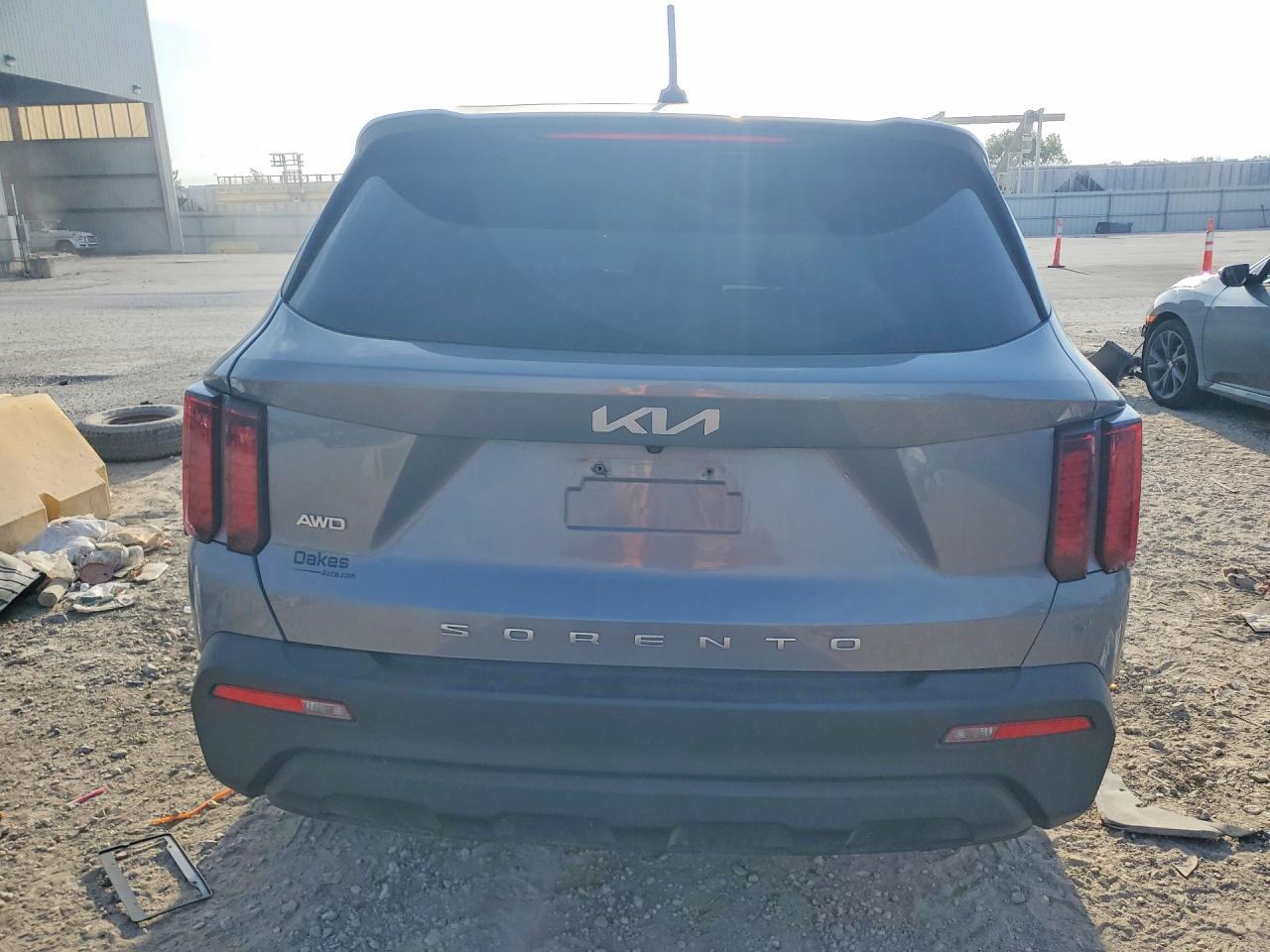 2022 Kia Sorento Lx - Image 6