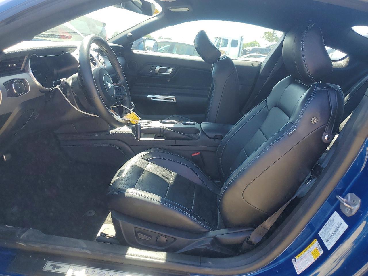 2022 Ford Mustang - Image 7