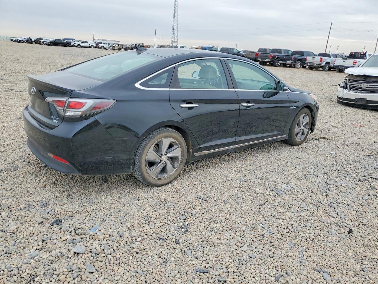 2017 Hyundai Sonata Hybrid Limited - Image 3