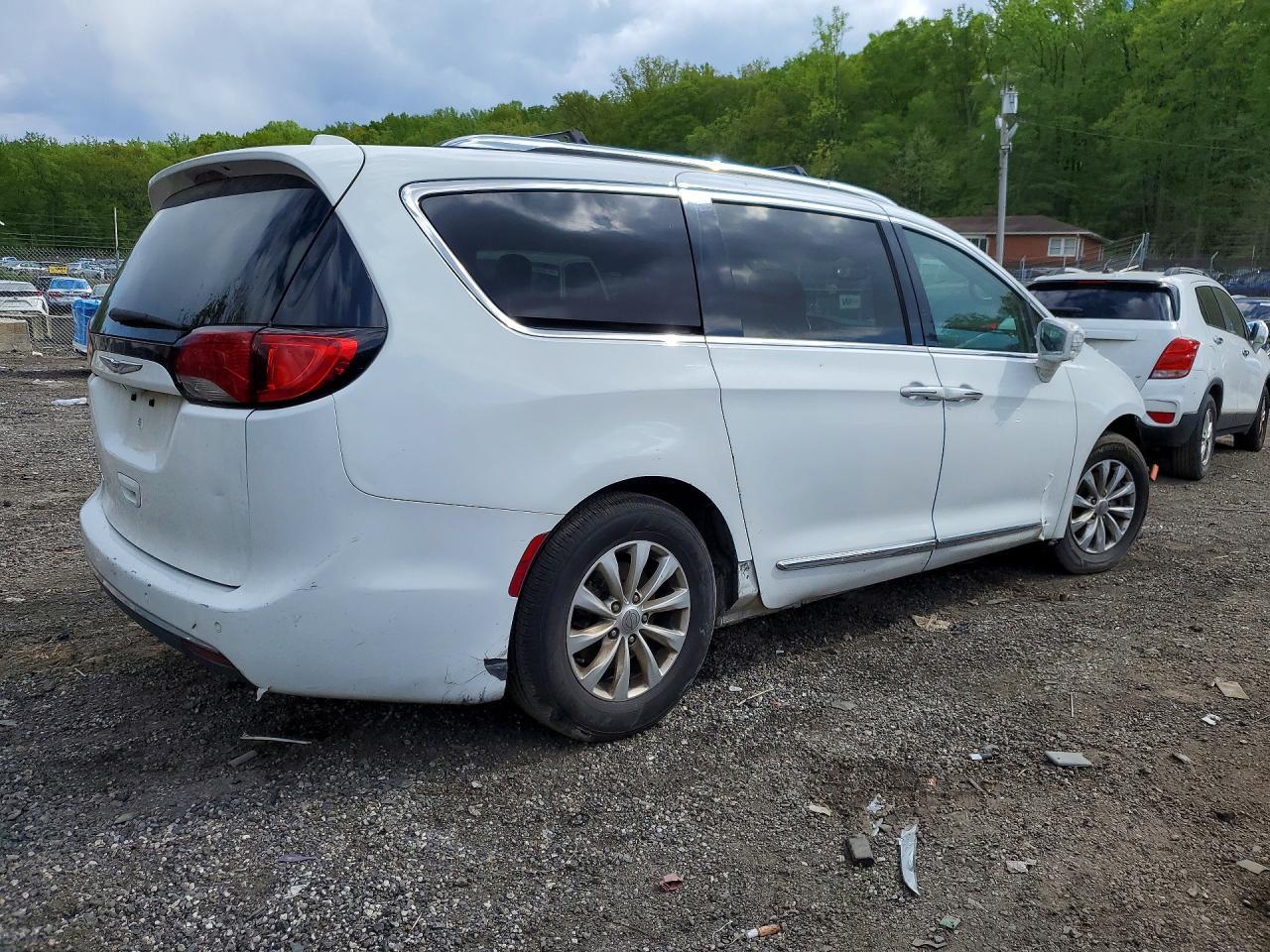 2019 Chrysler Pacifica Touring L - Фото 3