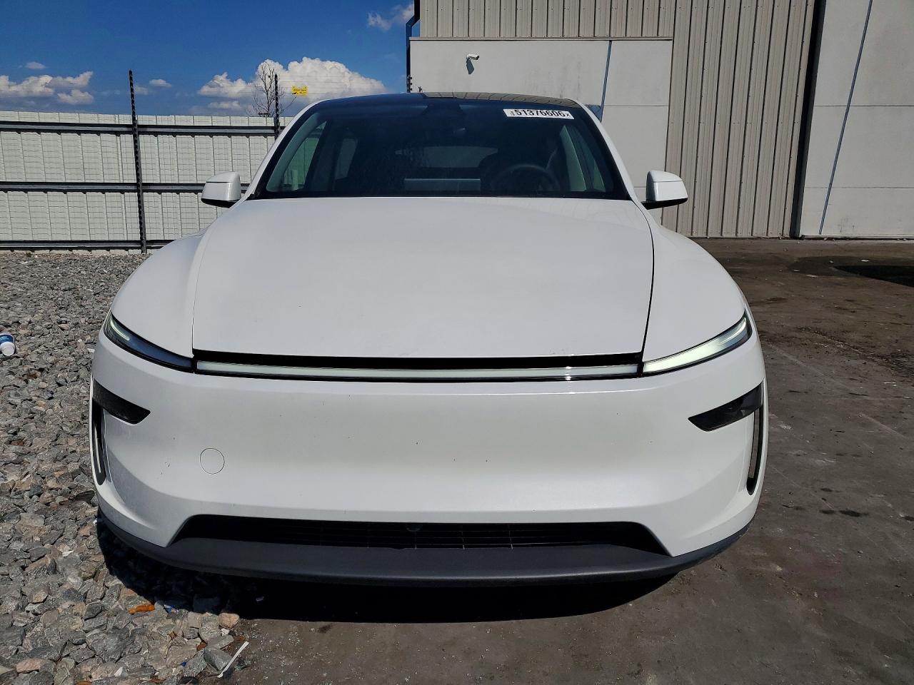 2026 Tesla Model Y - Фото 5