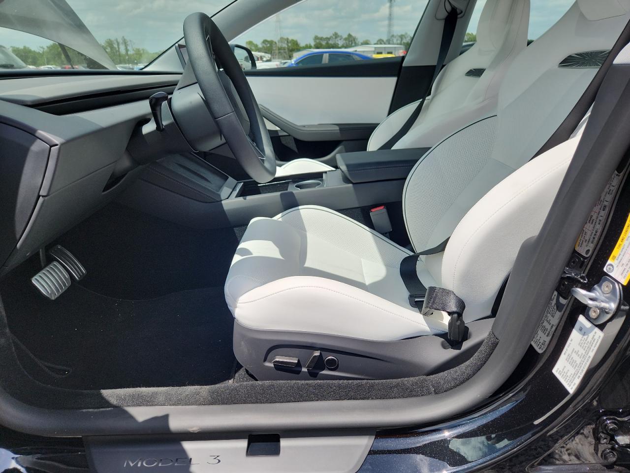 2026 Tesla Model 3 - Фото 7