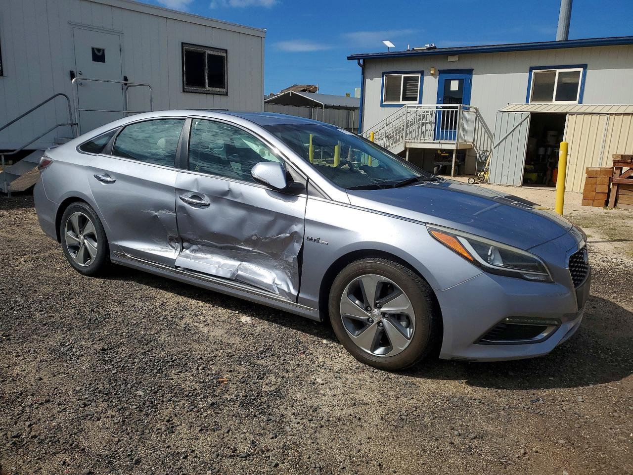 2017 Hyundai Sonata Hybrid Limited - Image 4