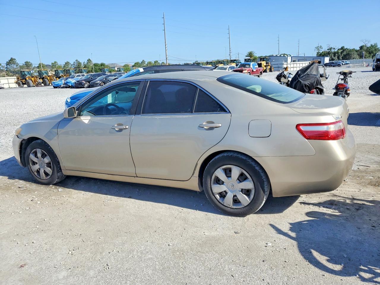 2007 Toyota Camry Le - Фото 2