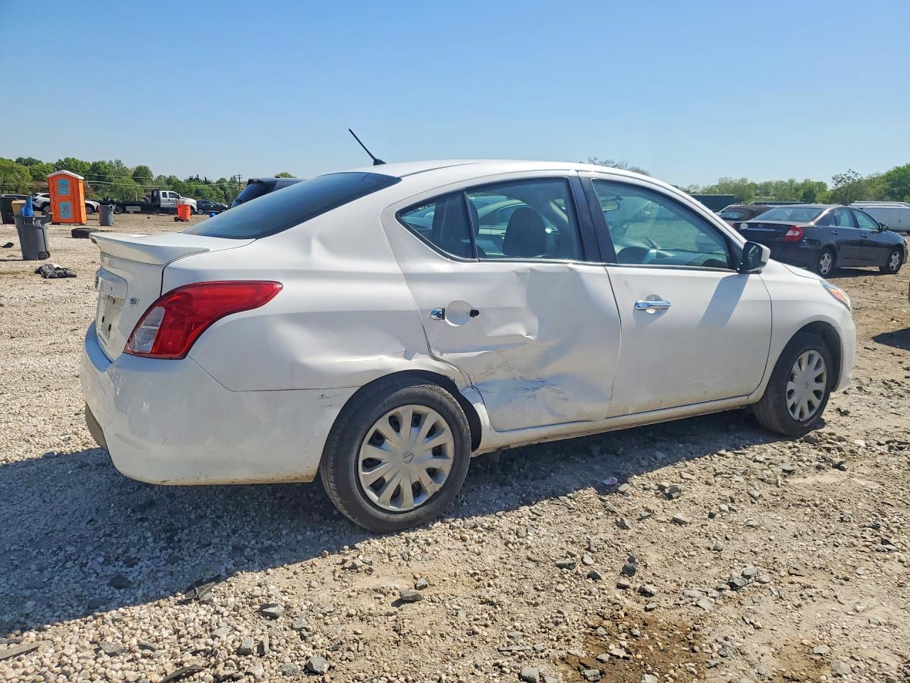 2019 Nissan Versa Sv - Image 3