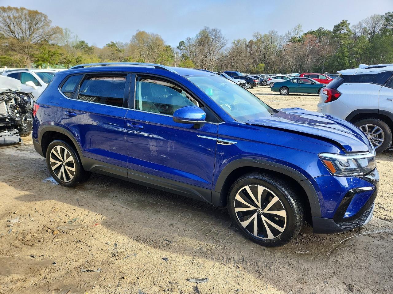 2022 Volkswagen Taos Se - Фото 4