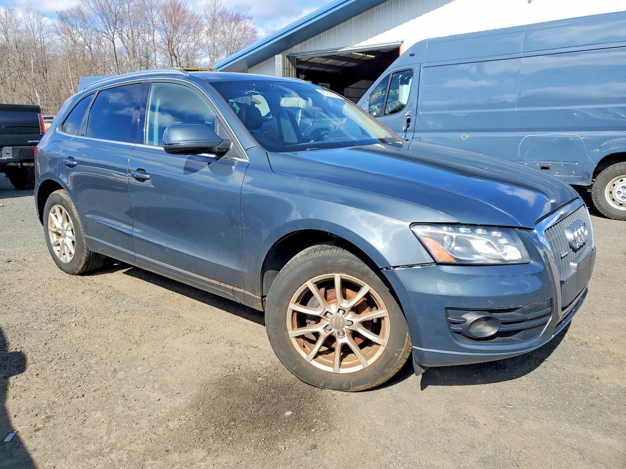 2011 Audi Q5 Premium Plus - Image 4