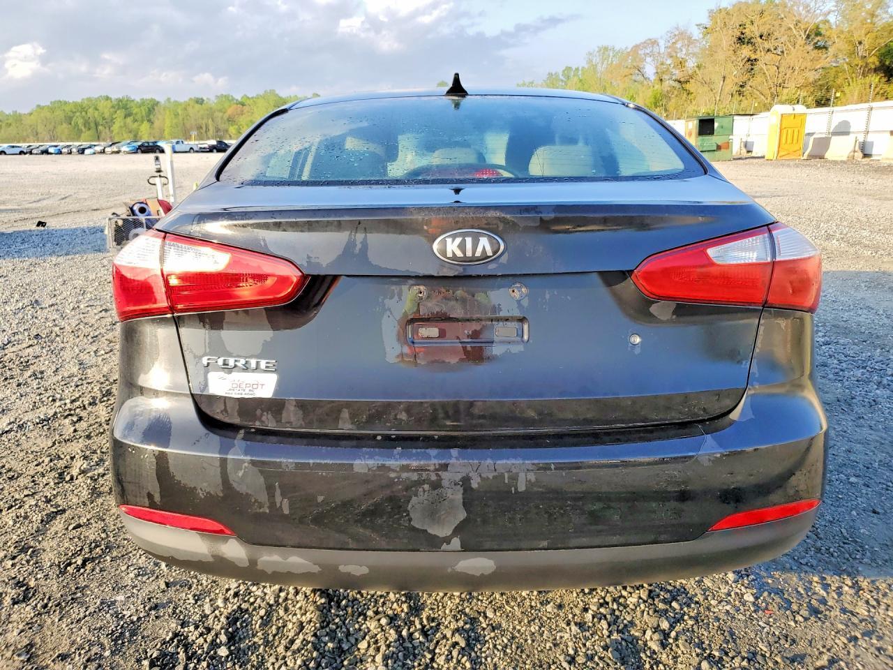2015 Kia Forte Lx - Image 6