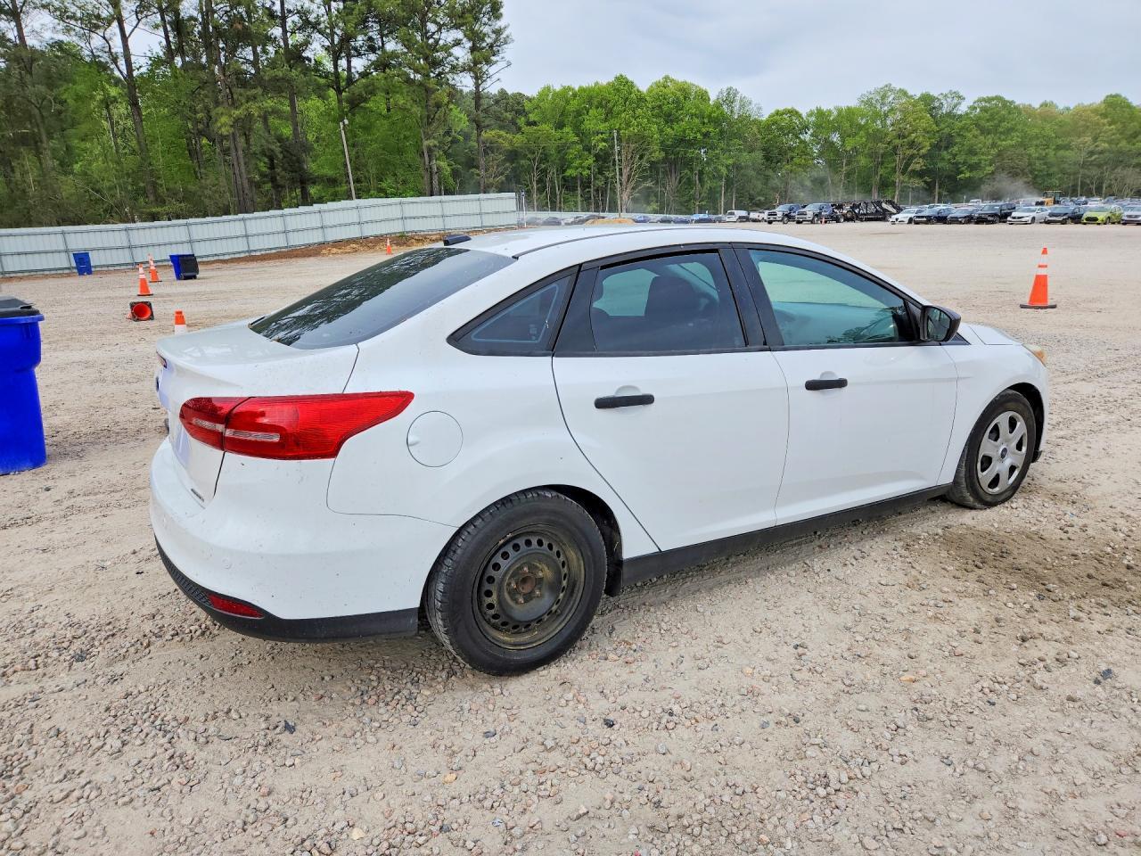 2016 Ford Focus S - Фото 3