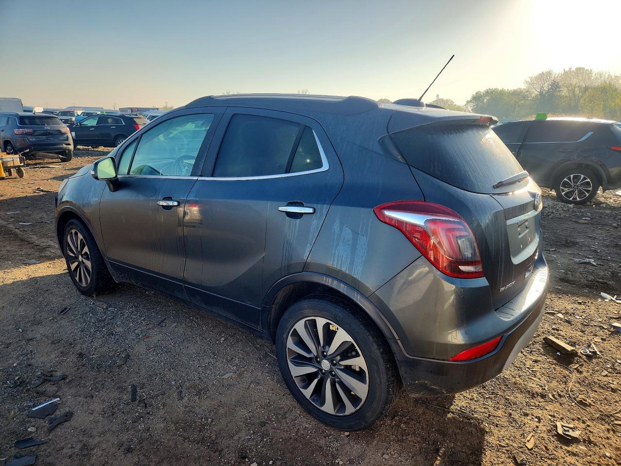 2018 Buick Encore Essence - Фото 2