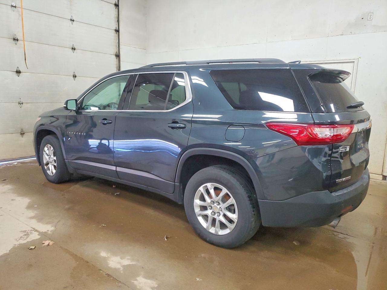 2019 Chevrolet Traverse Lt - Image 2