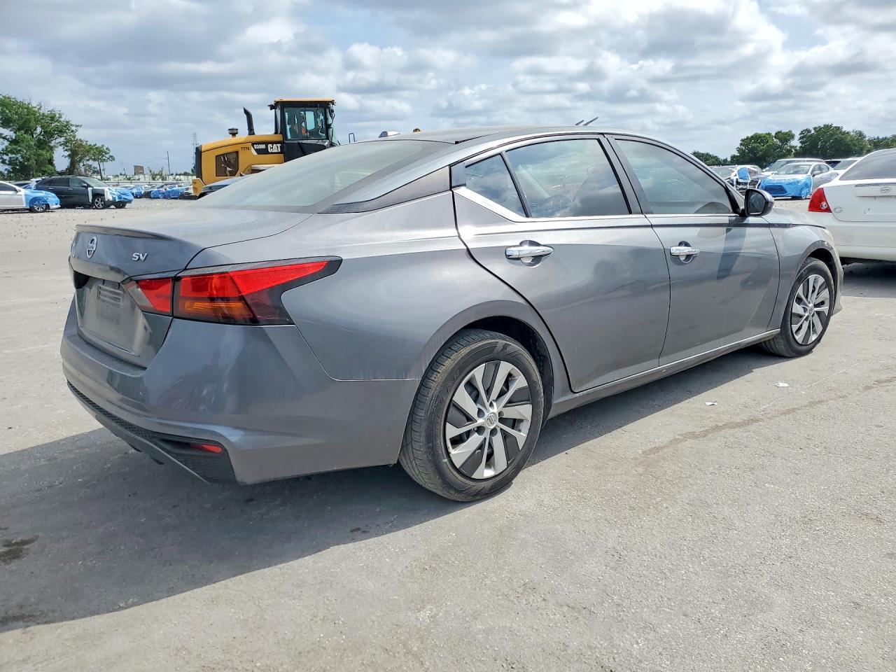 2020 Nissan Altima S - Фото 3