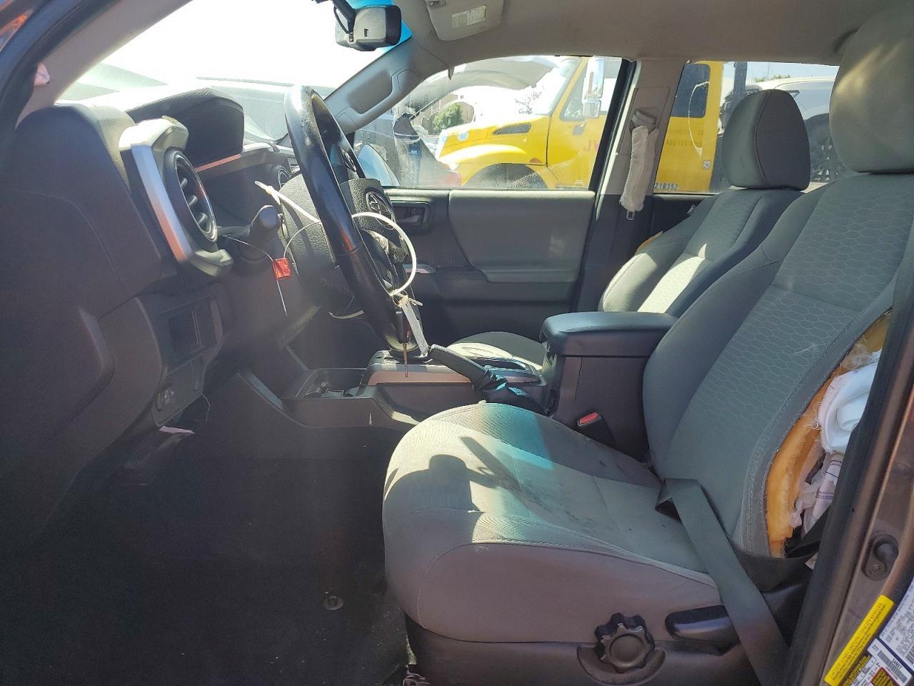 2017 Toyota Tacoma Sr5 V6 - Image 7