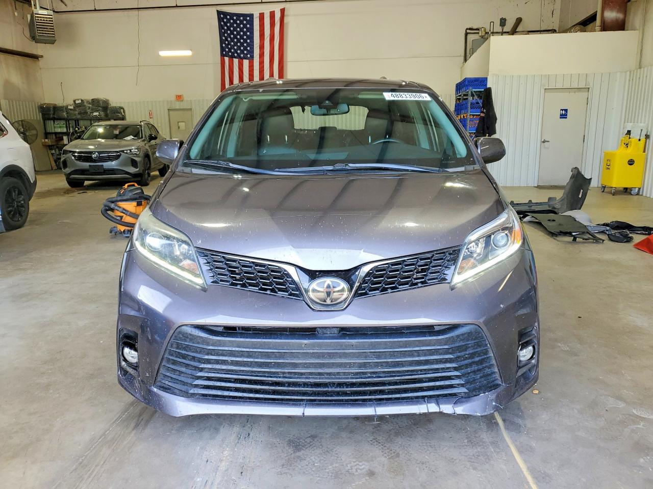 2020 Toyota Sienna Se 8-Passenger - Image 5