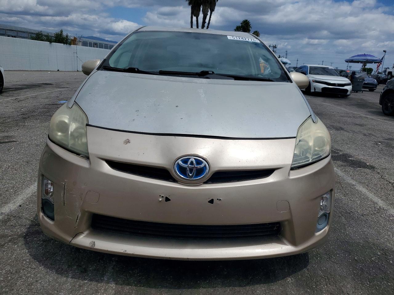 2011 Toyota Prius Two - Image 5