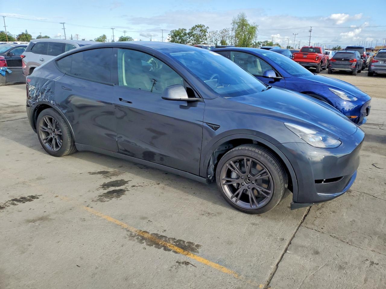 2025 Tesla Model Y - Image 4