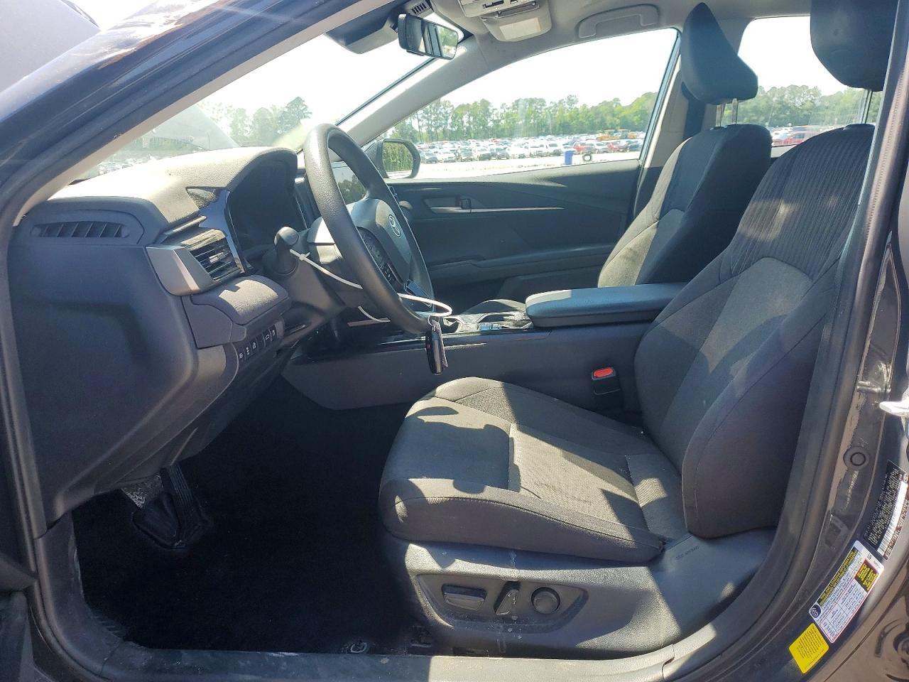 2025 Toyota Camry Le - Фото 7