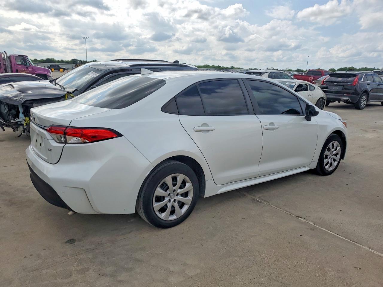 2023 Toyota Corolla Le - Image 3
