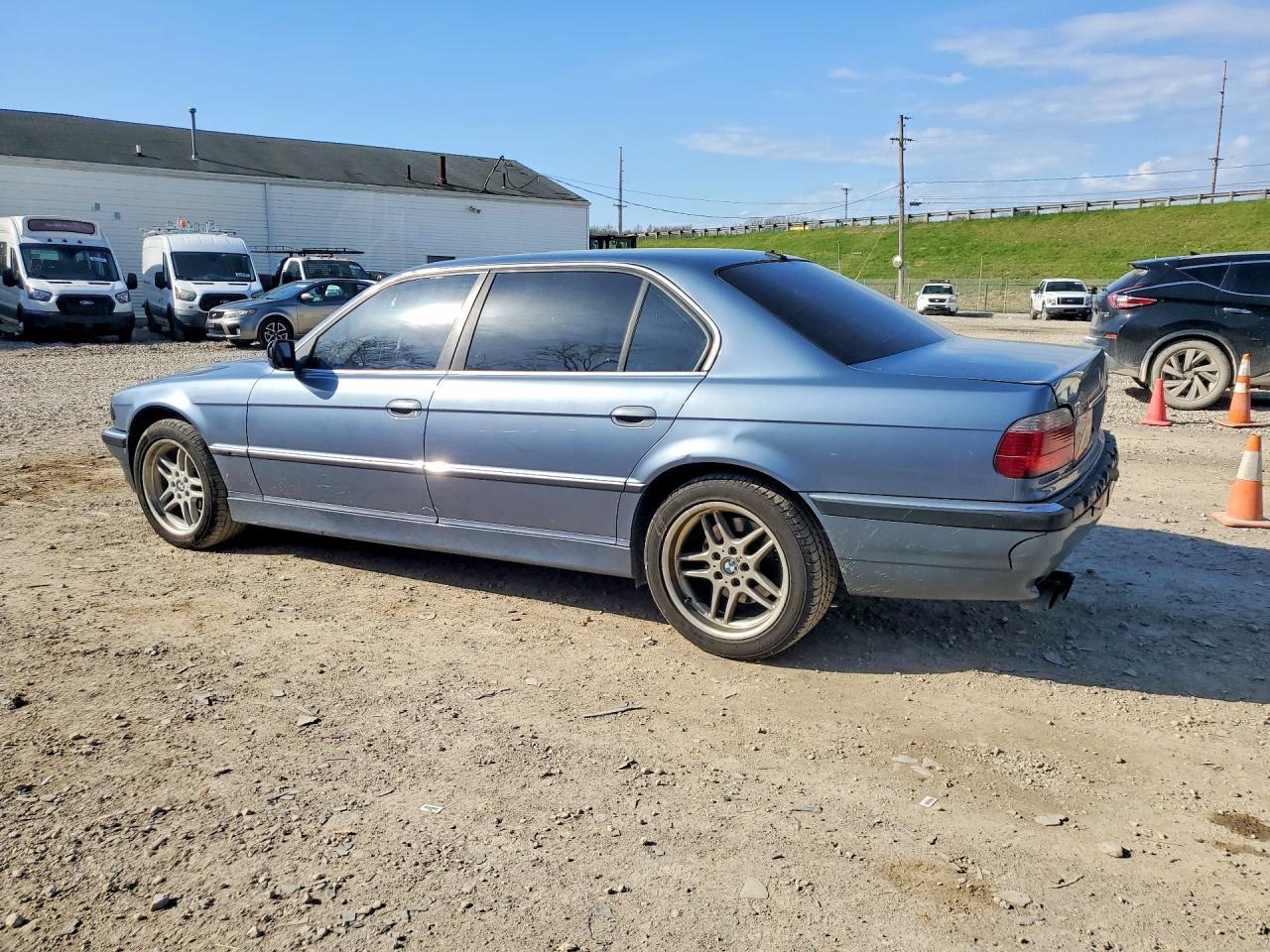 2001 BMW 740 Il - Фото 2