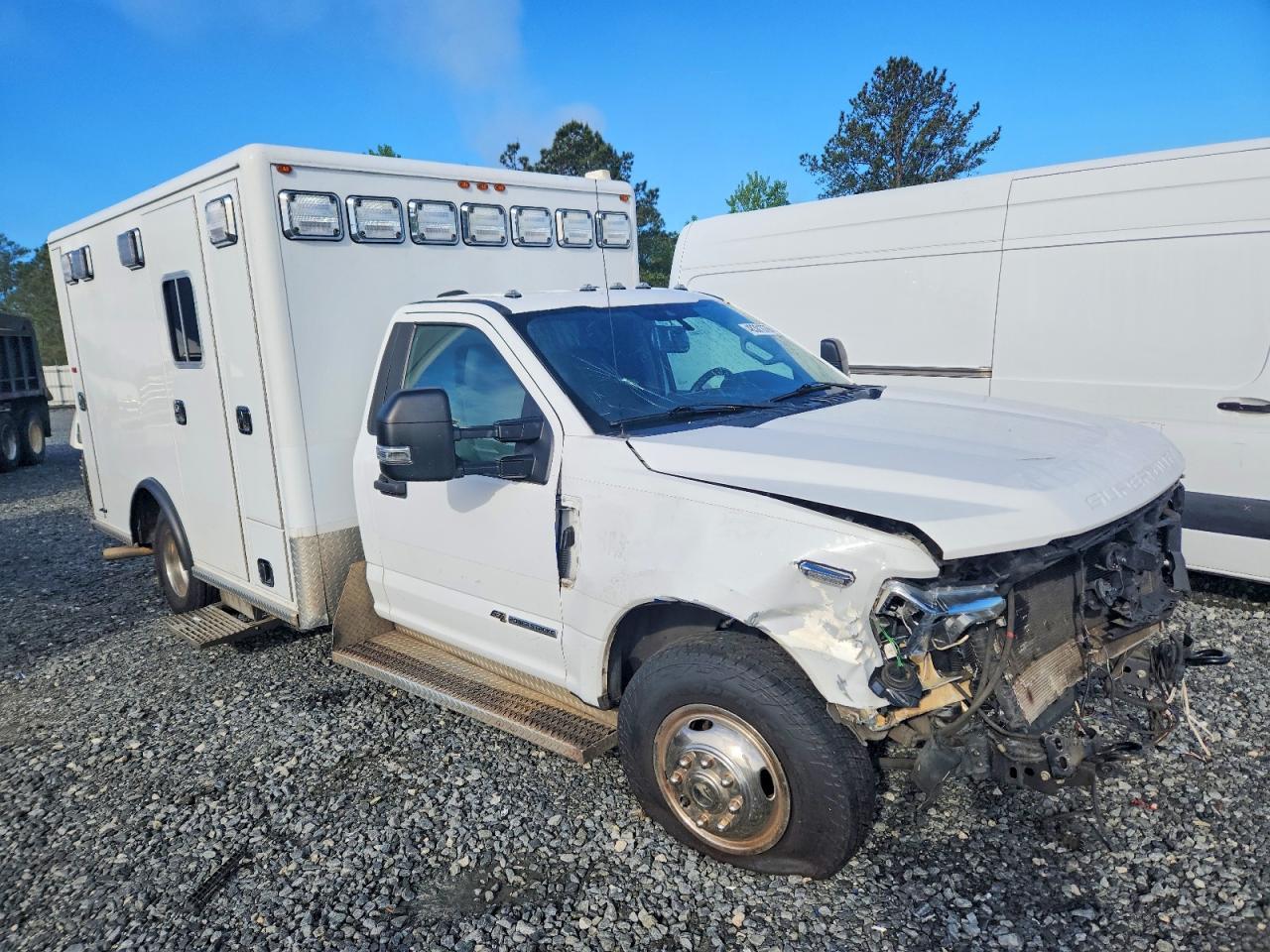 2020 Ford F350 Super - Ambulance