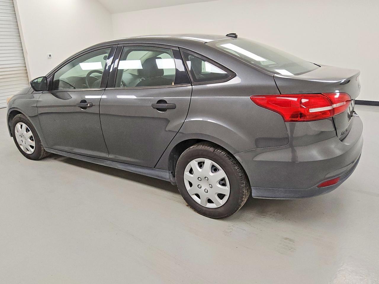 2017 Ford Focus S - Image 2
