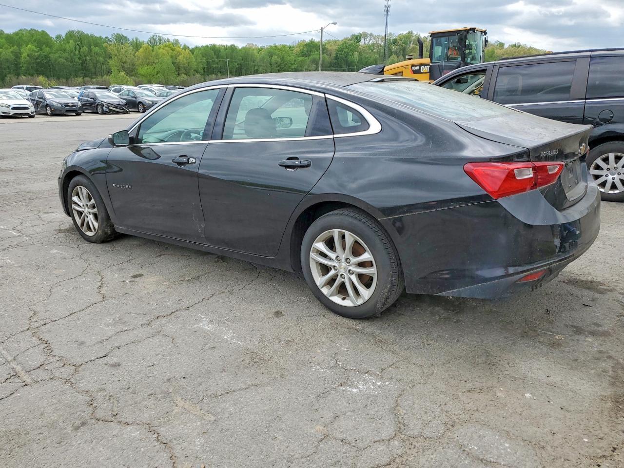 2017 Chevrolet Malibu Lt - Image 2