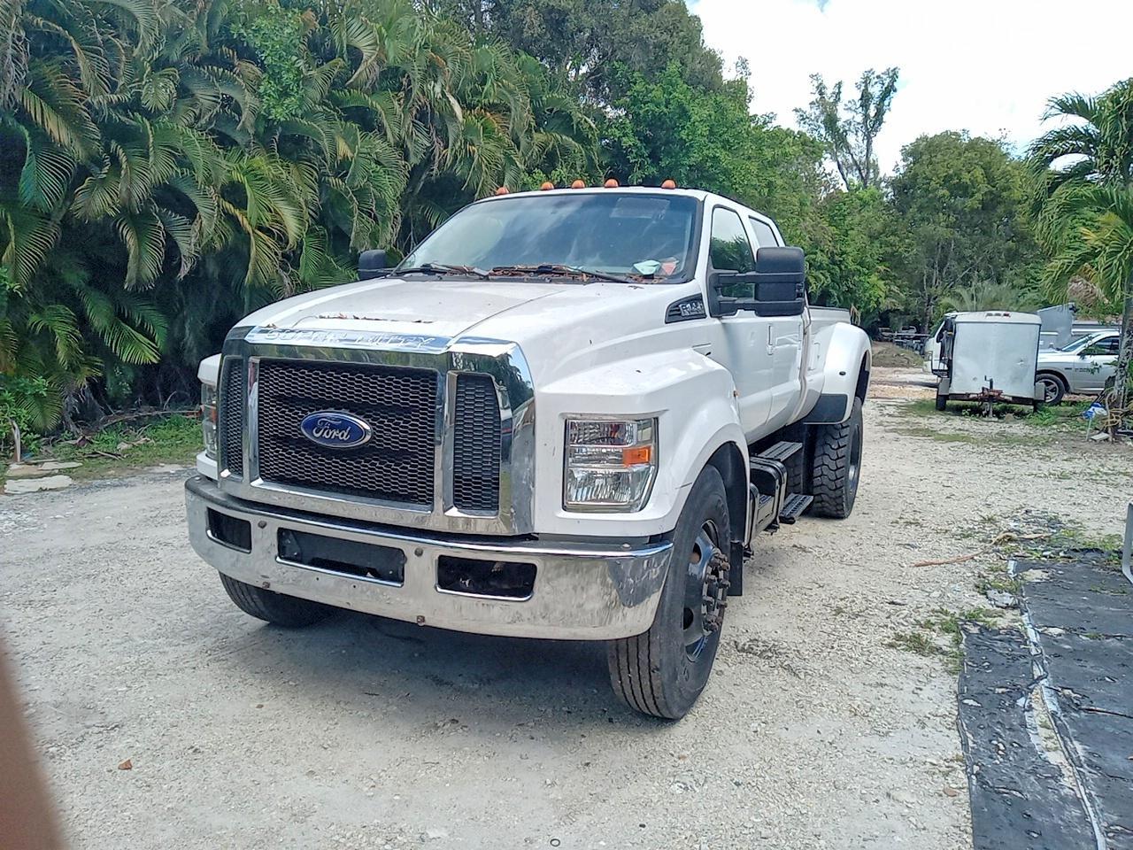 2001 Ford F650 Super Duty Truck Chassis Truck Cab And Chassis - Фото 2