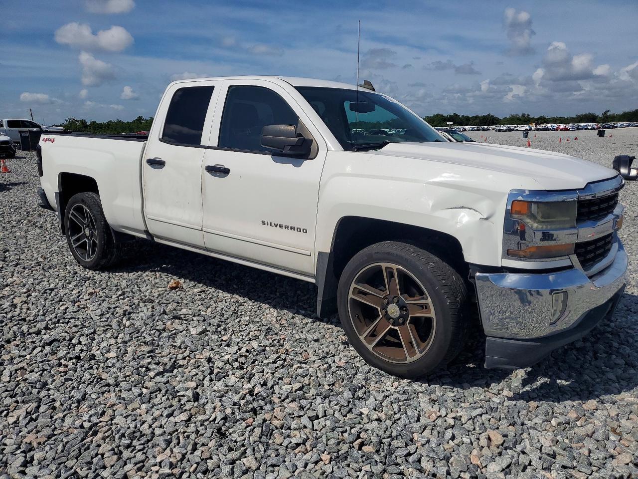2016 Chevrolet Silverado K1500 Lt - Image 4