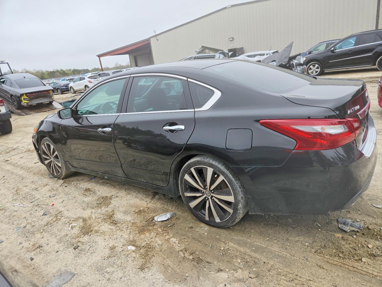 2017 Nissan Altima 2.5 S - Фото 2