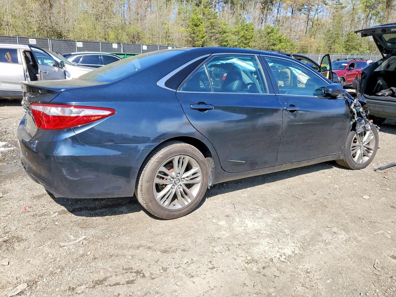 2017 Toyota Camry Se - Фото 3