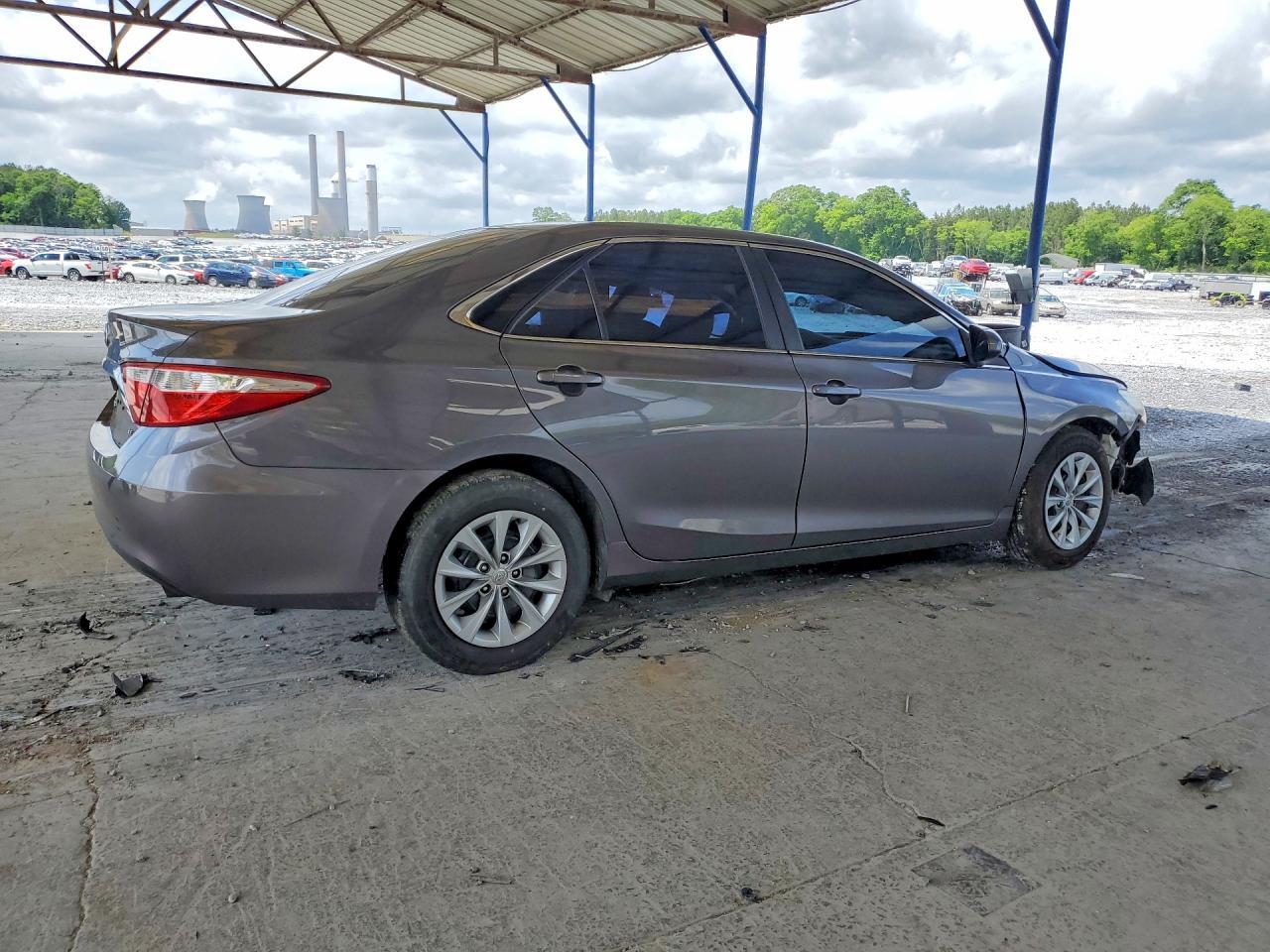 2017 Toyota Camry Le - Image 3