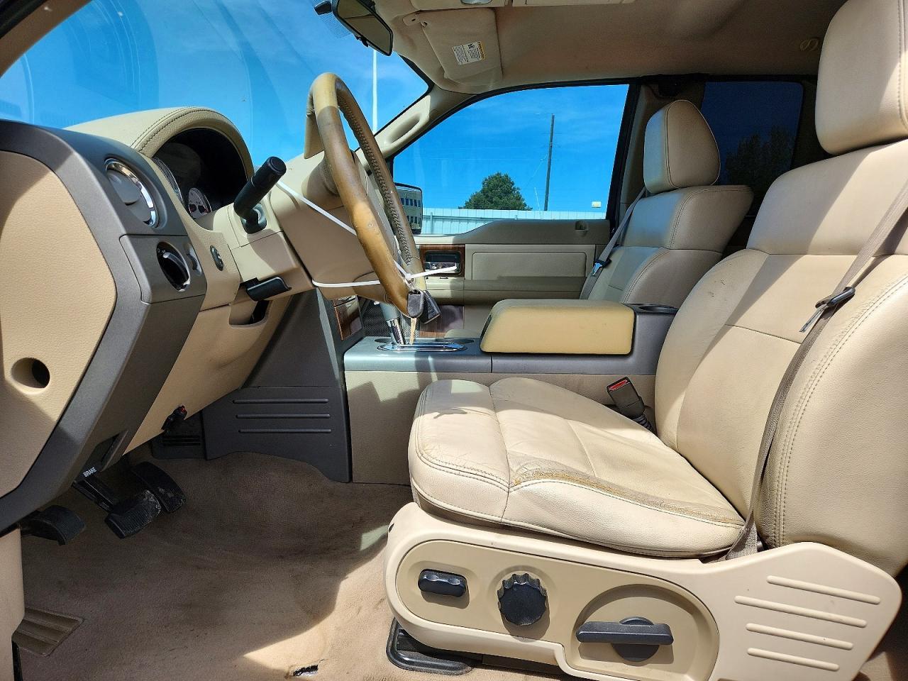 2004 Ford F150 - Image 7