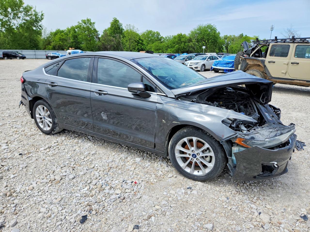2020 Ford Fusion Se - Фото 4