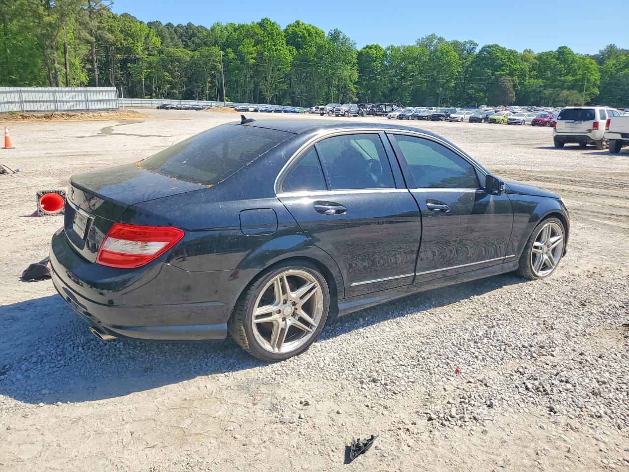 2010 Mercedes-Benz C 300 - Фото 3