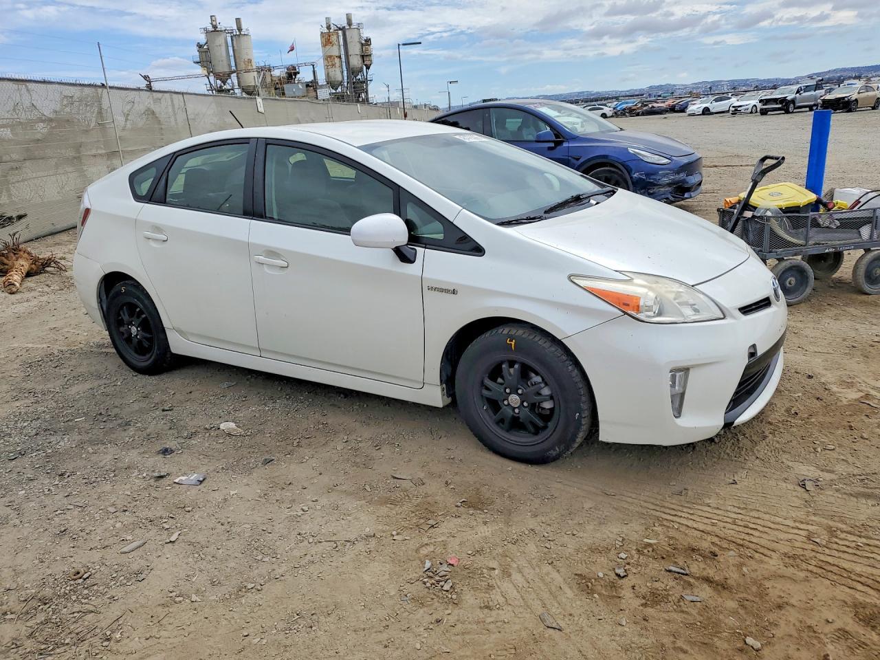 2015 Toyota Prius Two - Фото 4