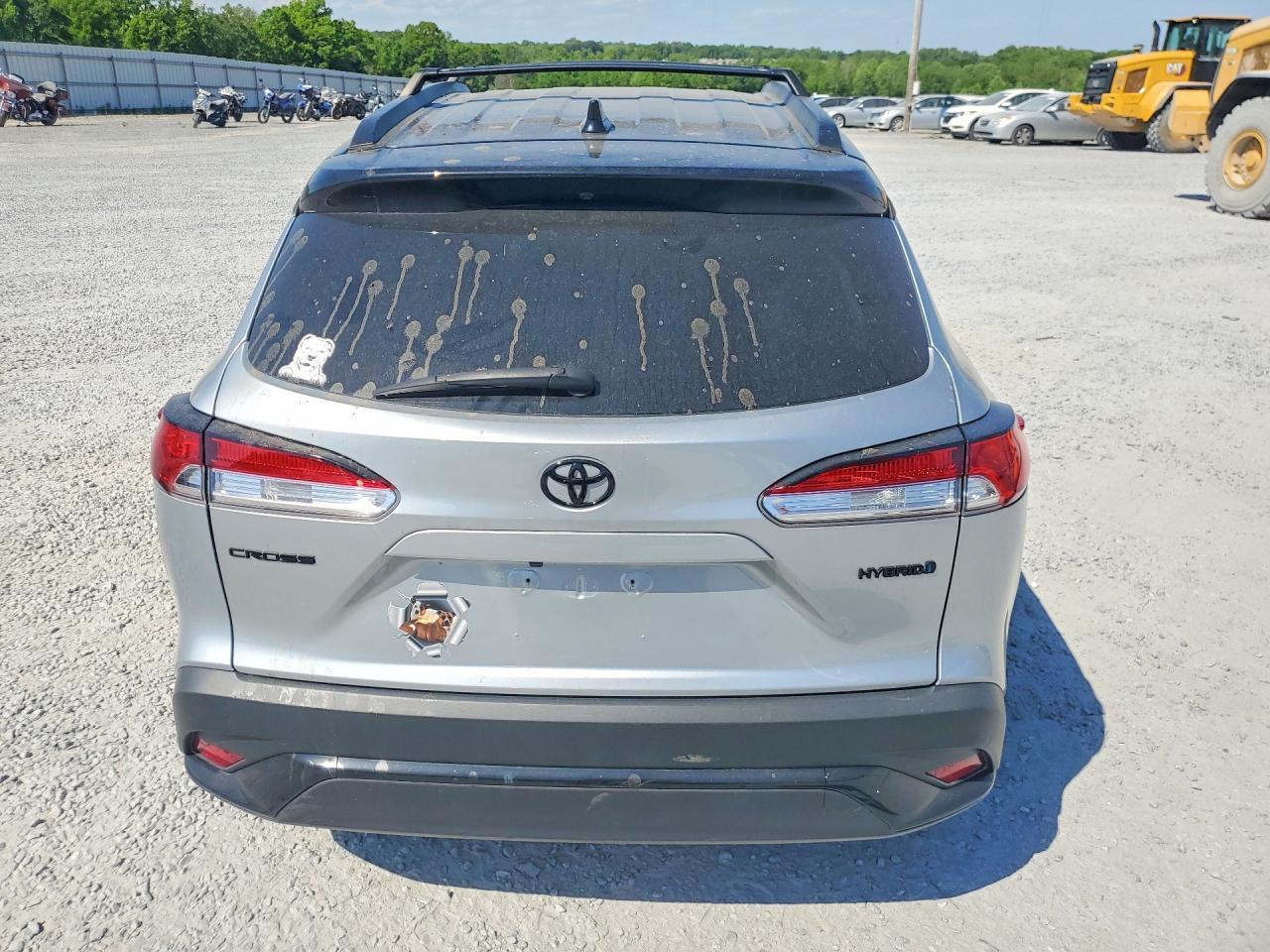 2023 Toyota Corolla Cross Hybrid Se - Image 6