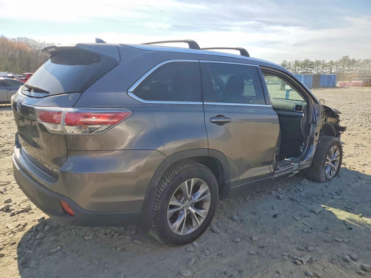 2015 Toyota Highlander Xle - Фото 3