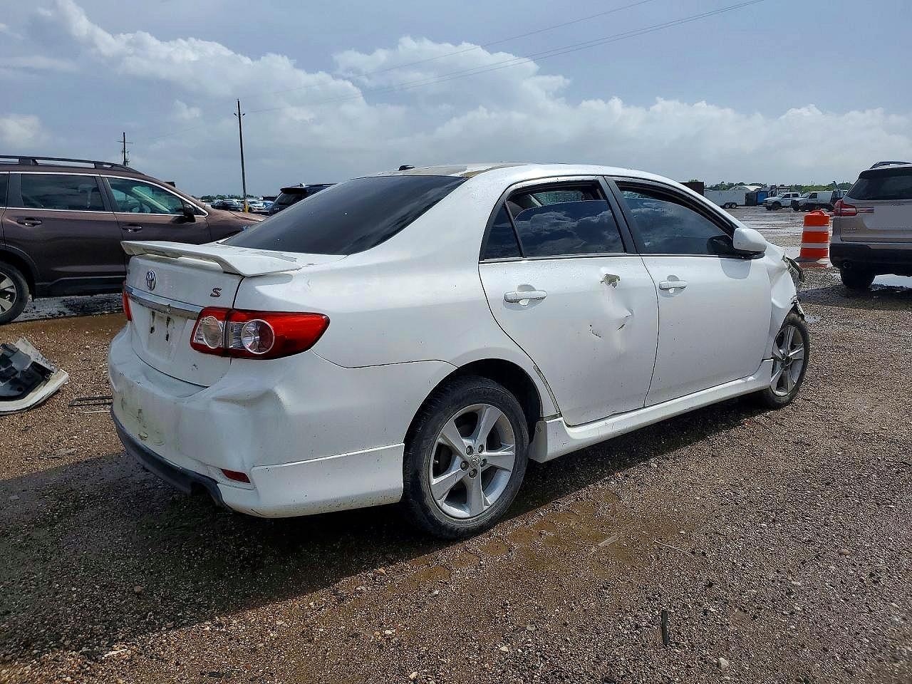 2012 Toyota Corolla S - Фото 3