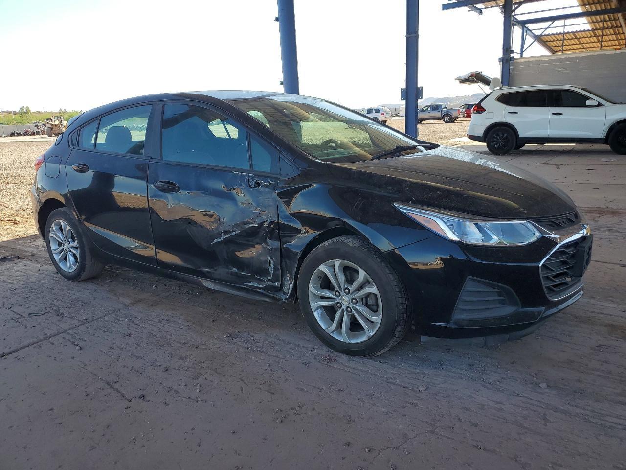 2019 Chevrolet Cruze Ls - Image 4