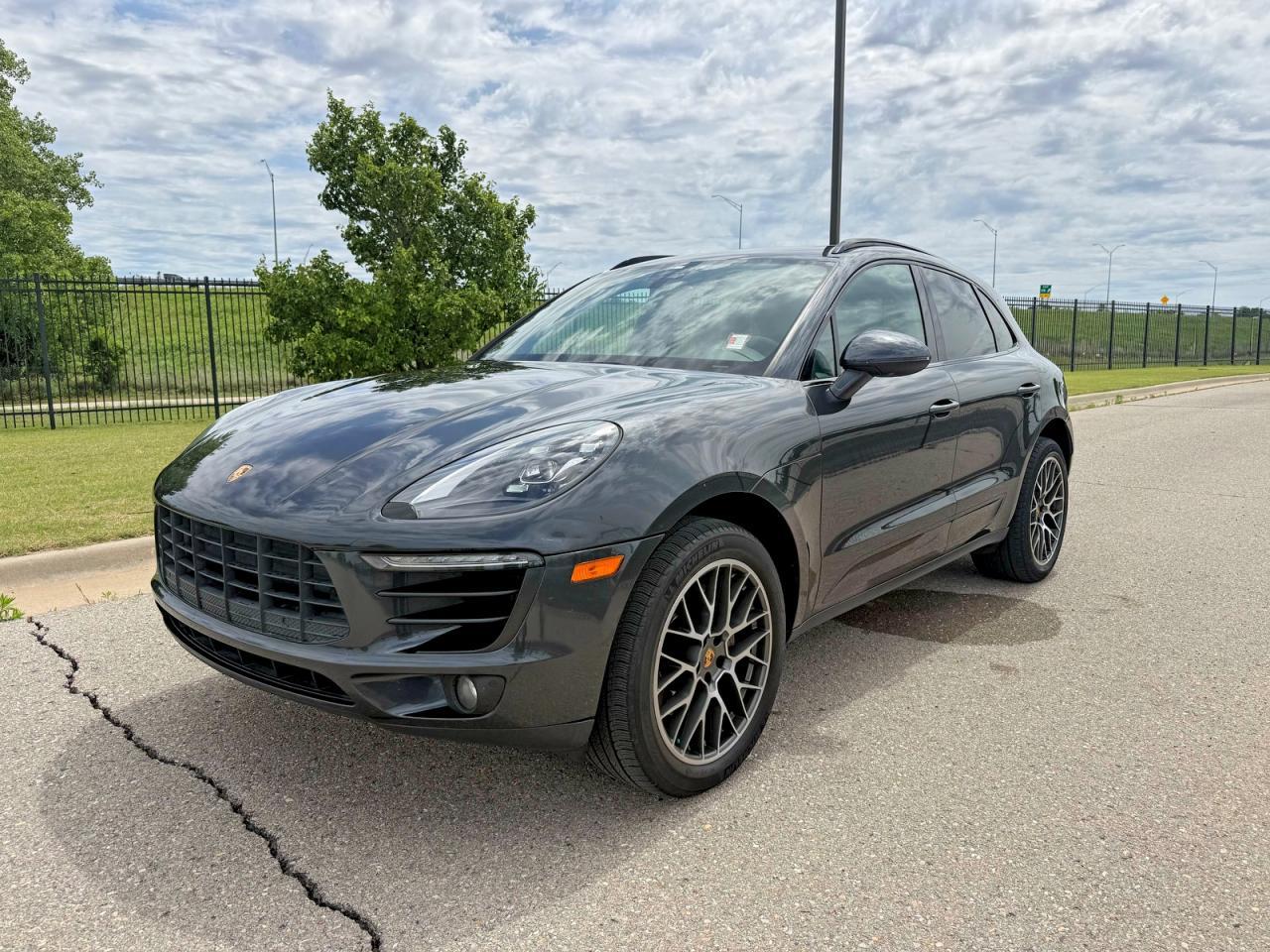 2018 Porsche Macan S - Image 2
