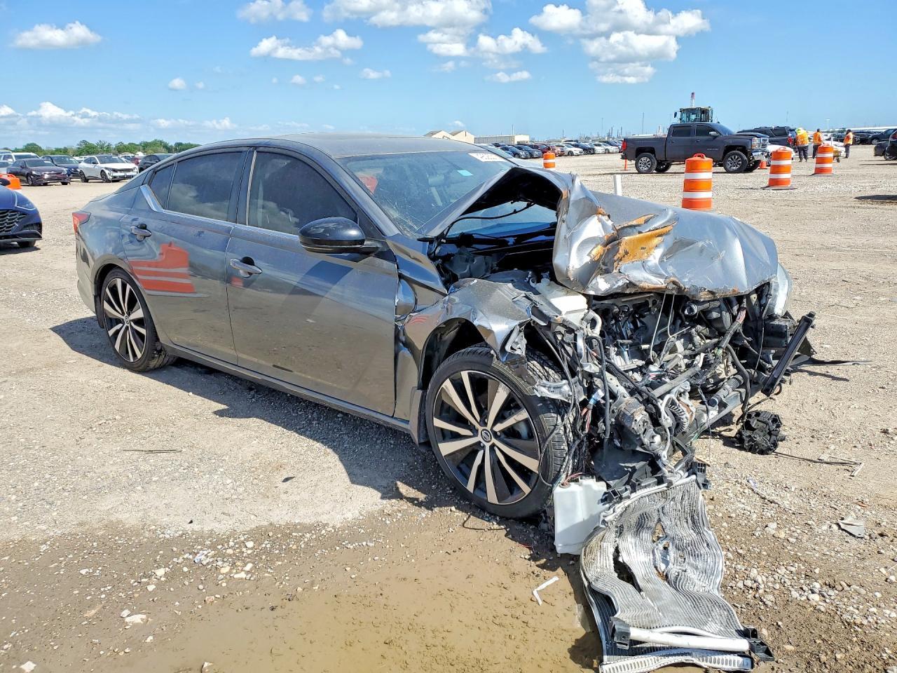 2019 Nissan Altima Sr - Фото 4