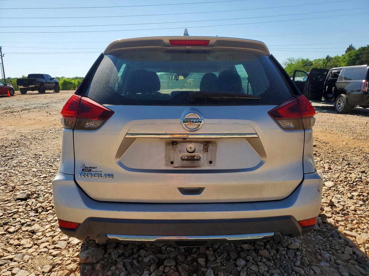 2019 Nissan Rogue S - Image 6