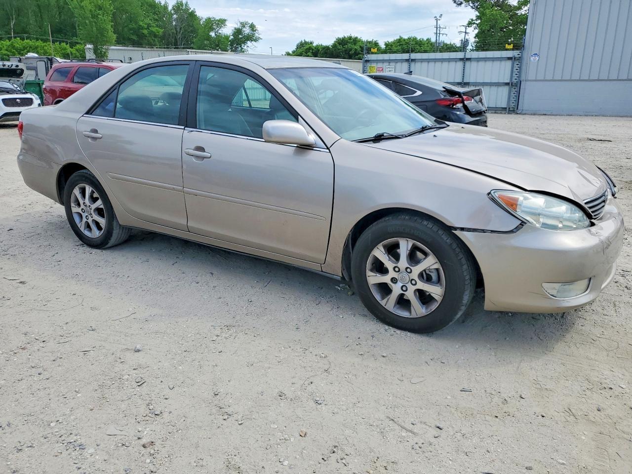 2005 Toyt Camry - Image 4