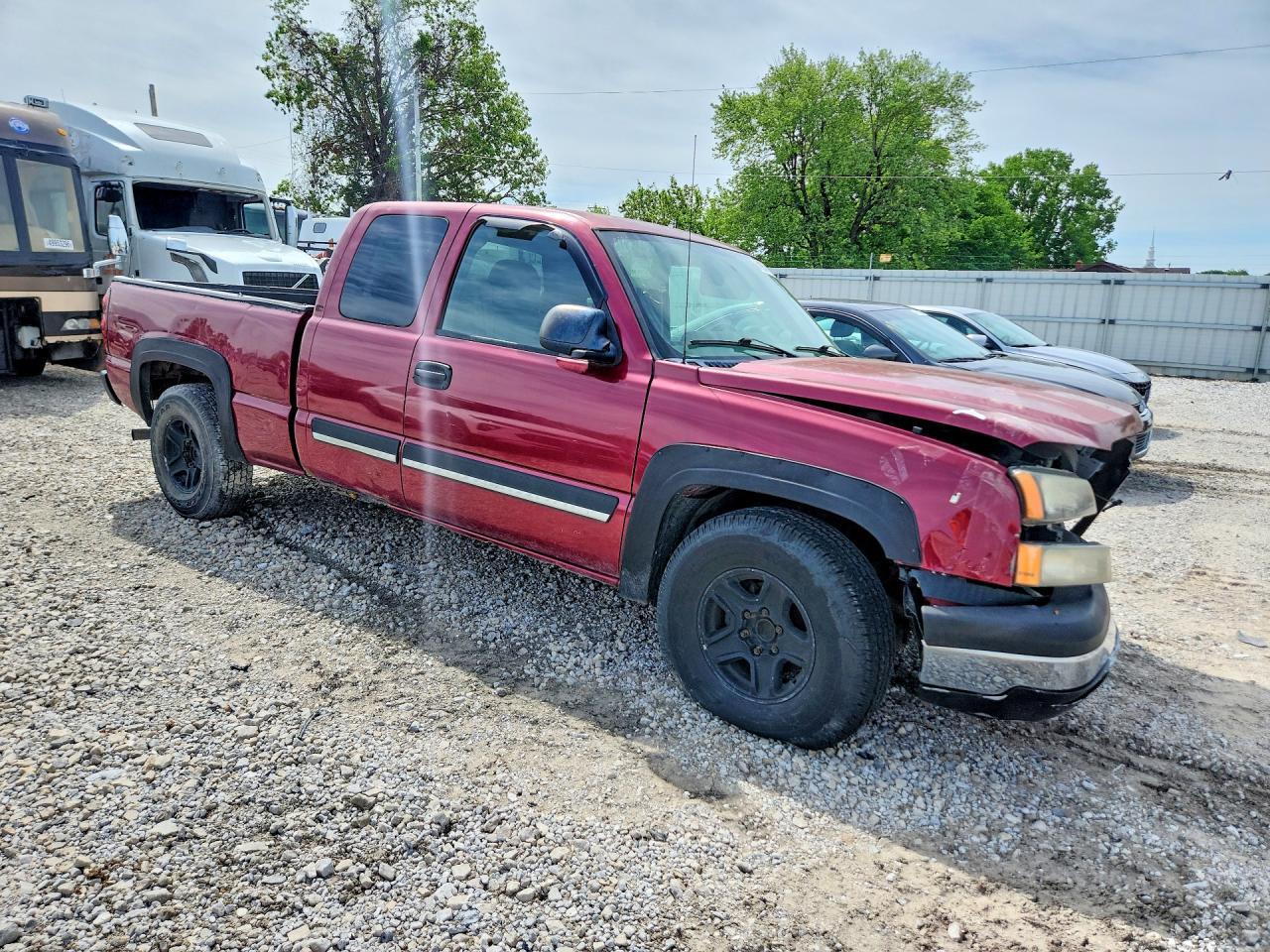 2004 Chevrolet Silverado C1500 - Image 4