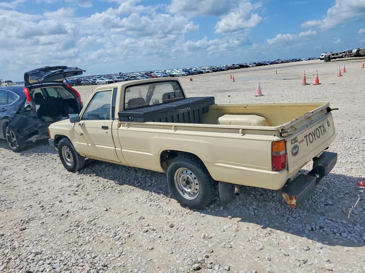 1984 Toyota Pickup Base - Image 2