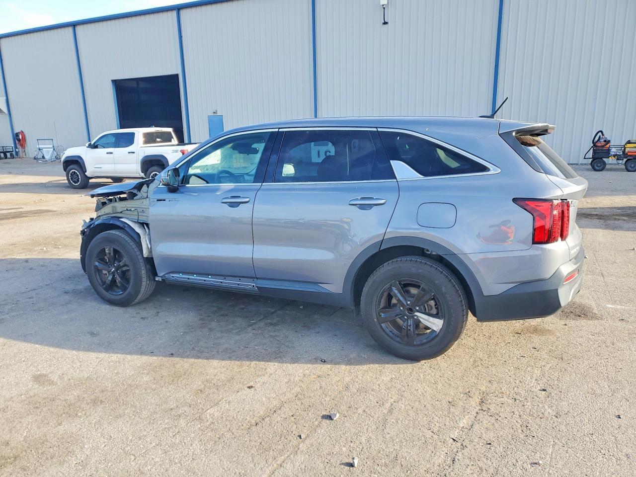 2023 Kia Sorento Lx - Фото 2