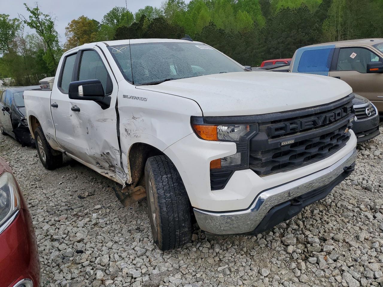 2023 Chevrolet Silverado C1500 - Image 4
